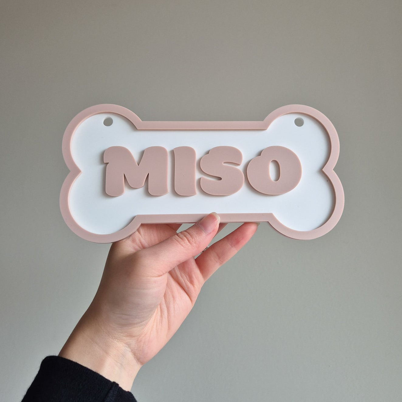 Personalised Dog Crate Tag Kennel Sign Plate nude and white